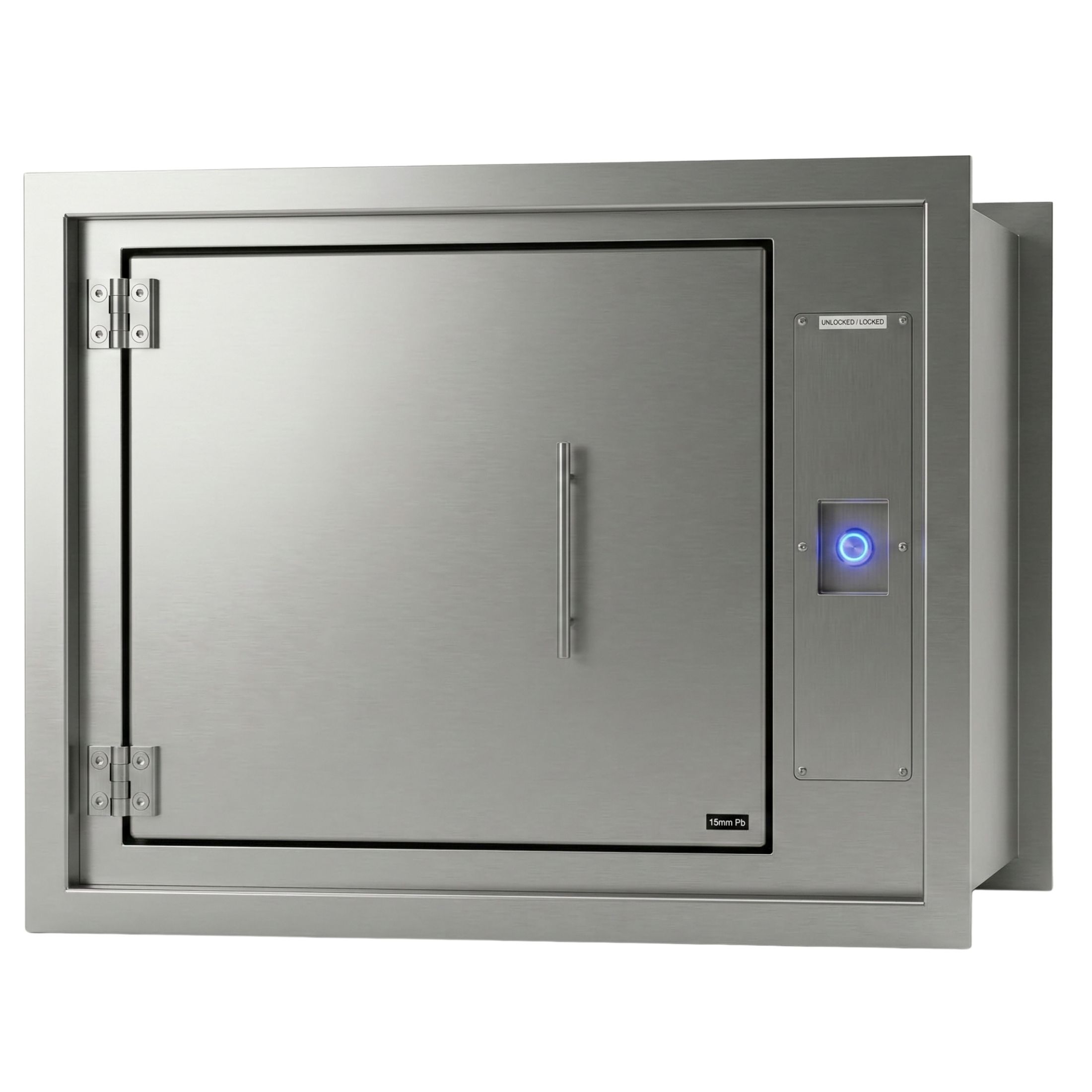 Durchreiche von MNT Kwint International in der Wandeinbau-Ausführung – 3/4-Ansicht mit geschlossener Türe, zwei Edelstahlscharnieren, mittigem Griff, blauem LED-Druckknopf, UNLOCKED/LOCKED-Statusanzeige und 15 mm Pb Bleiabschirmung. Gehäuse gebürsteter Edelstahl AISI 304.